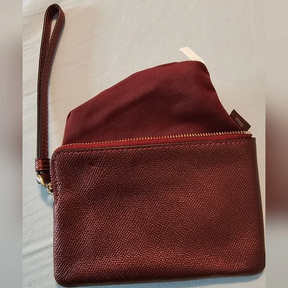 Coach Metallic Cherry Leather wristlet New without tags - Picture 6 of 16